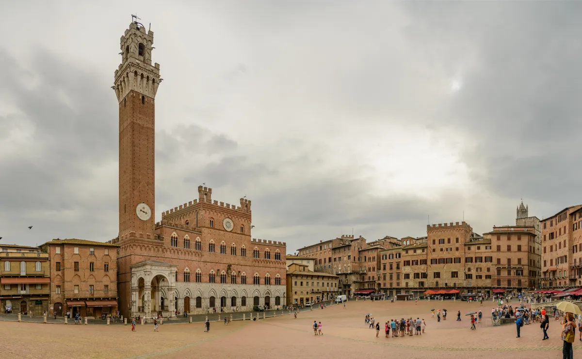 Alternativa: Siena y San Gimignano — Día Completo