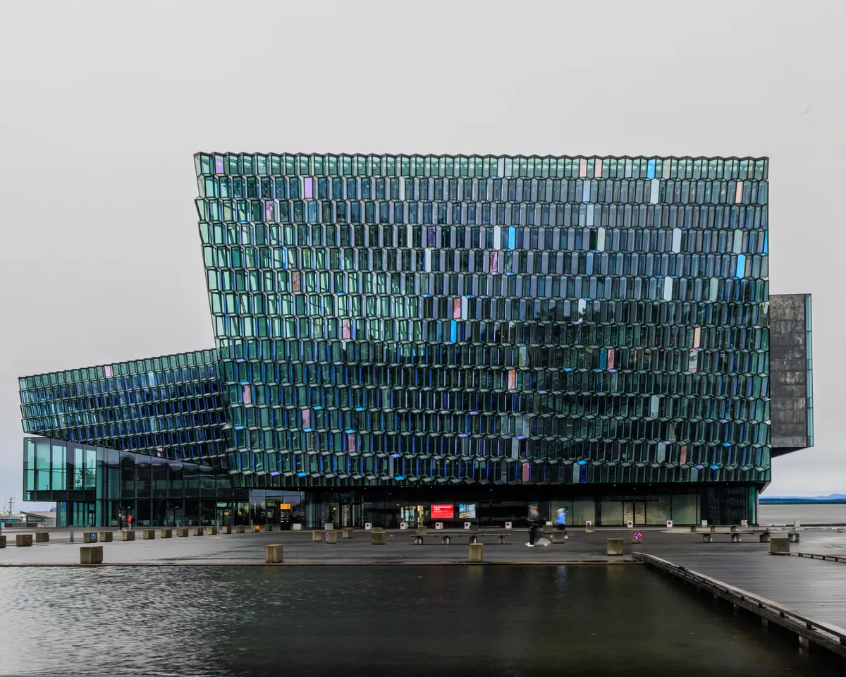 Harpa y el puerto viejo