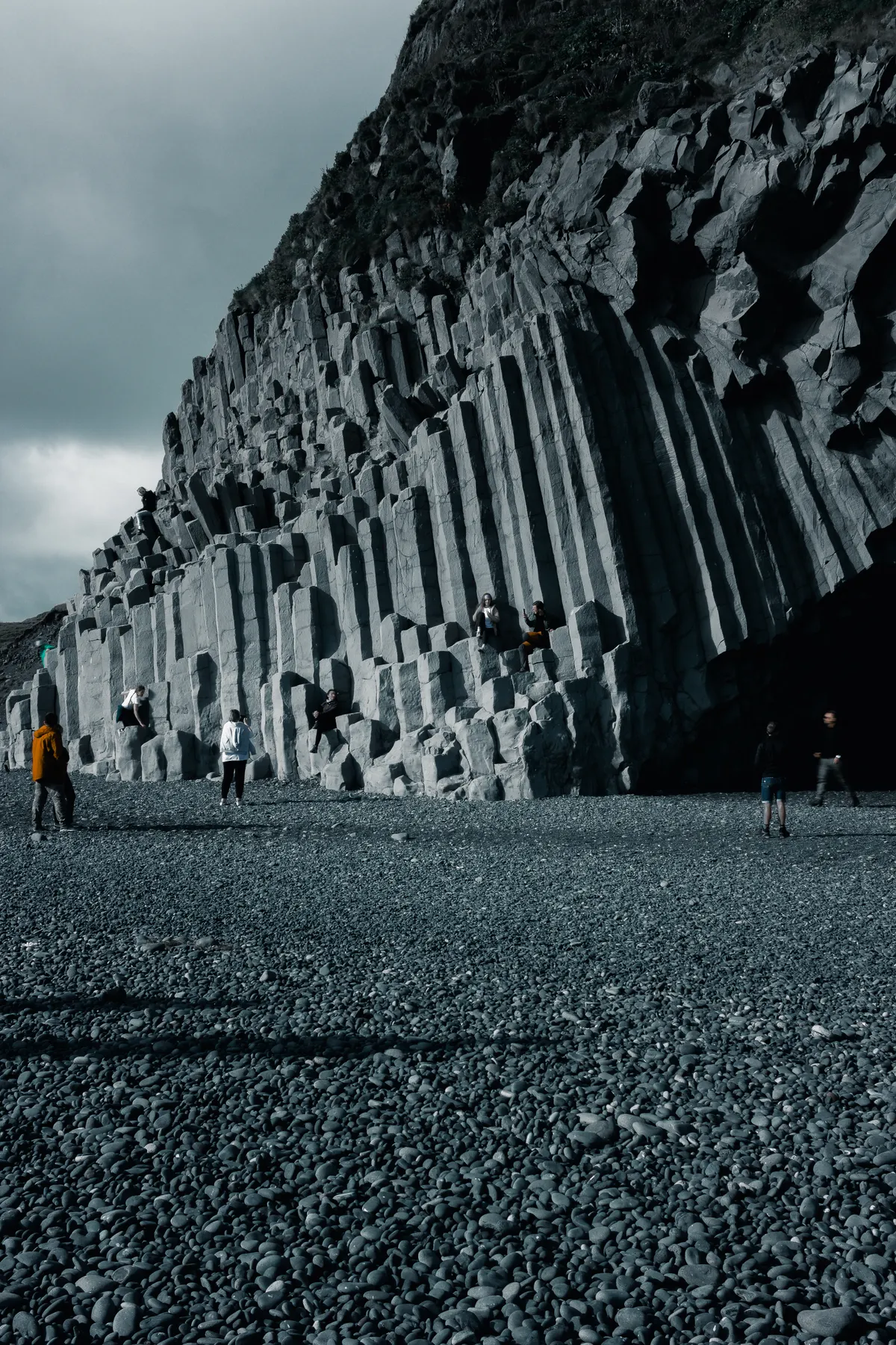 La playa negra de Reynisfjara